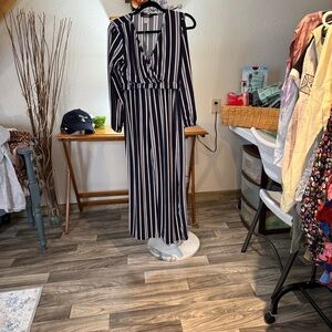 Arabella Navy and Cream Stripped 2 Piece-Set. Wrap Top and Wide Leg Pants M